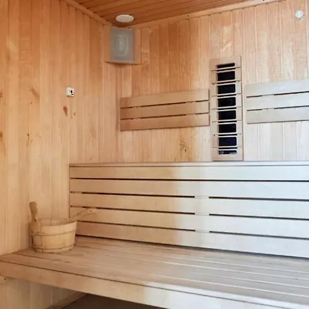 Apartment Alezzi Mamaia Nord - 20 M De Plaja *