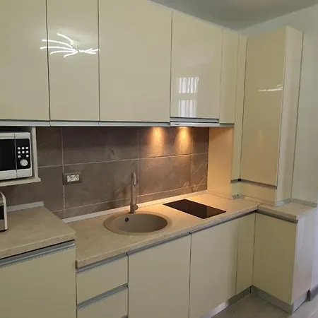 Apartment Alezzi Mamaia Nord - 20 M De Plaja