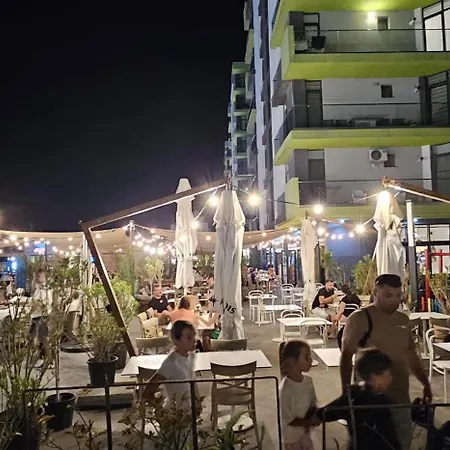 Alezzi Mamaia Nord - 20 M De Plaja *
